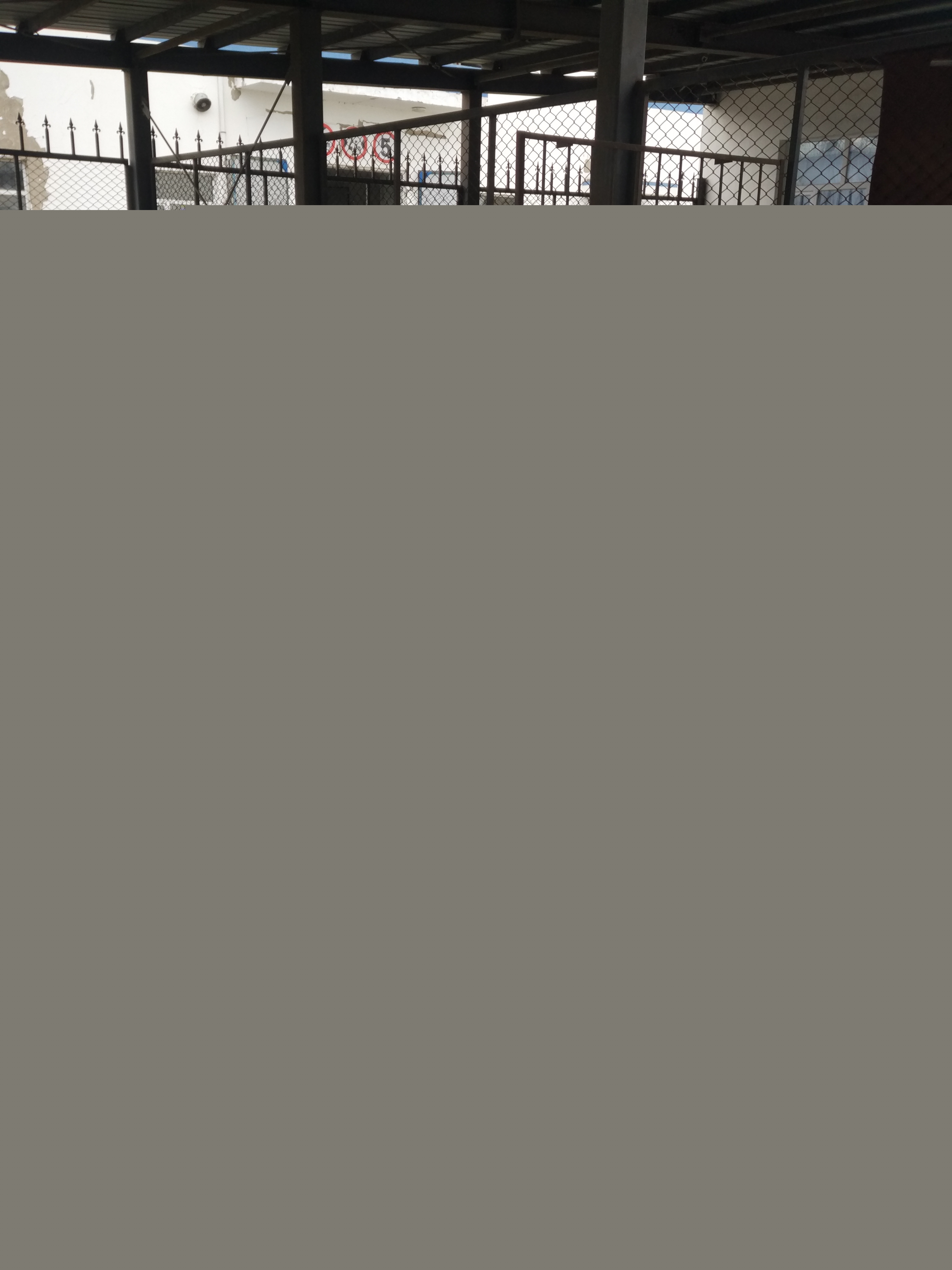 托盤上待發貨的飛馬2號航空潤滑油